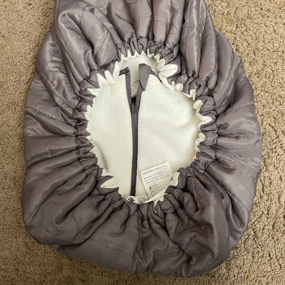 Reversible car seat cover for winter for the baby